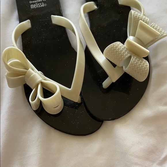 Melissa girl’s 1 - Picture 3 of 3